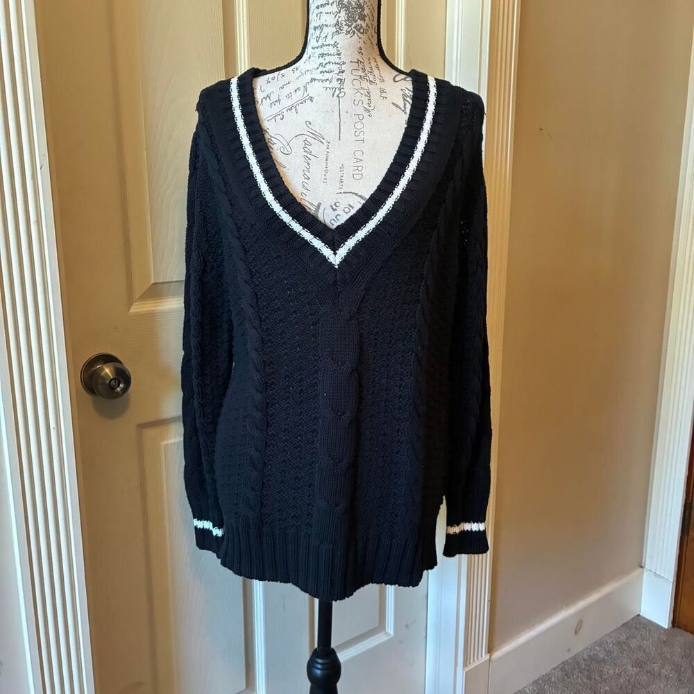 Grace-elements Women's Black and White Jumper